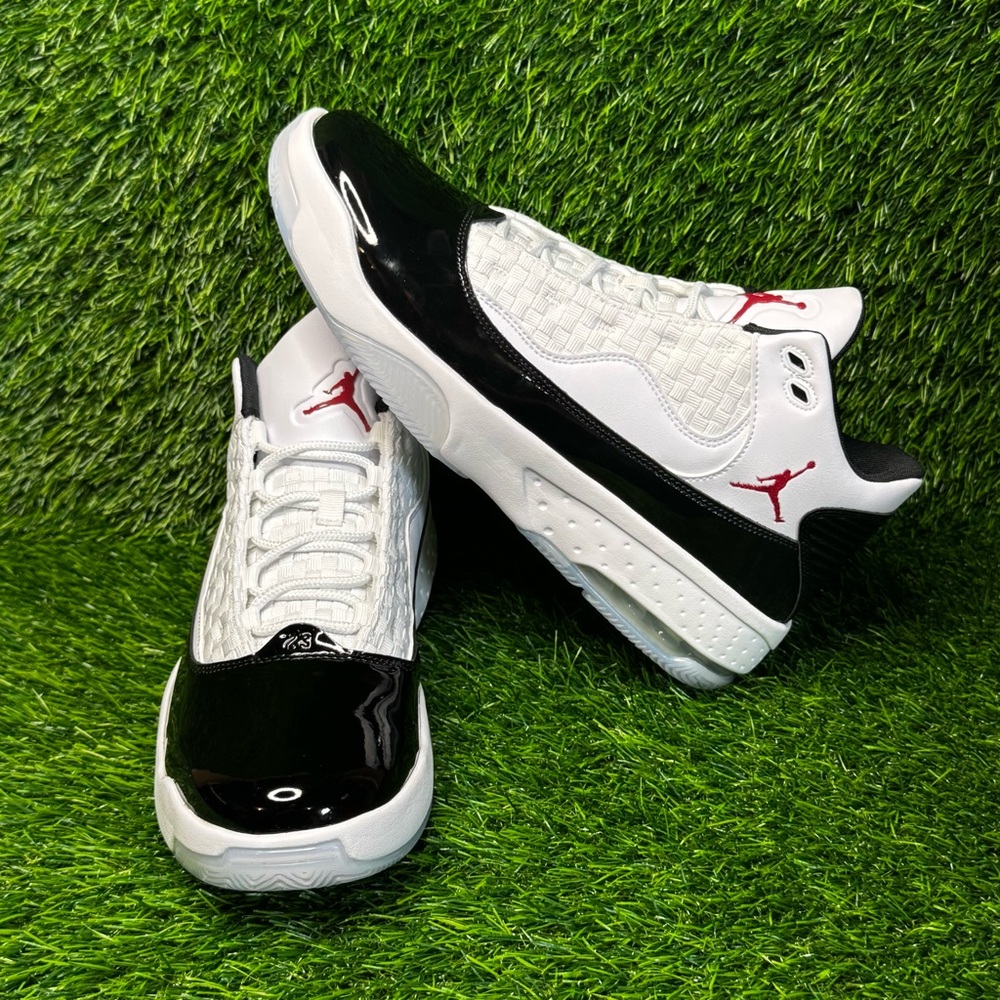 Size 10 - Mens Jordan Max Aura 2 White Black Basketball Shoes - CK6636 102 - Picture 2 of 6